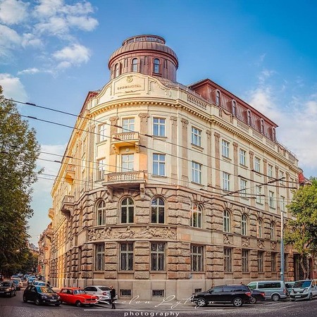 Bank-hotel