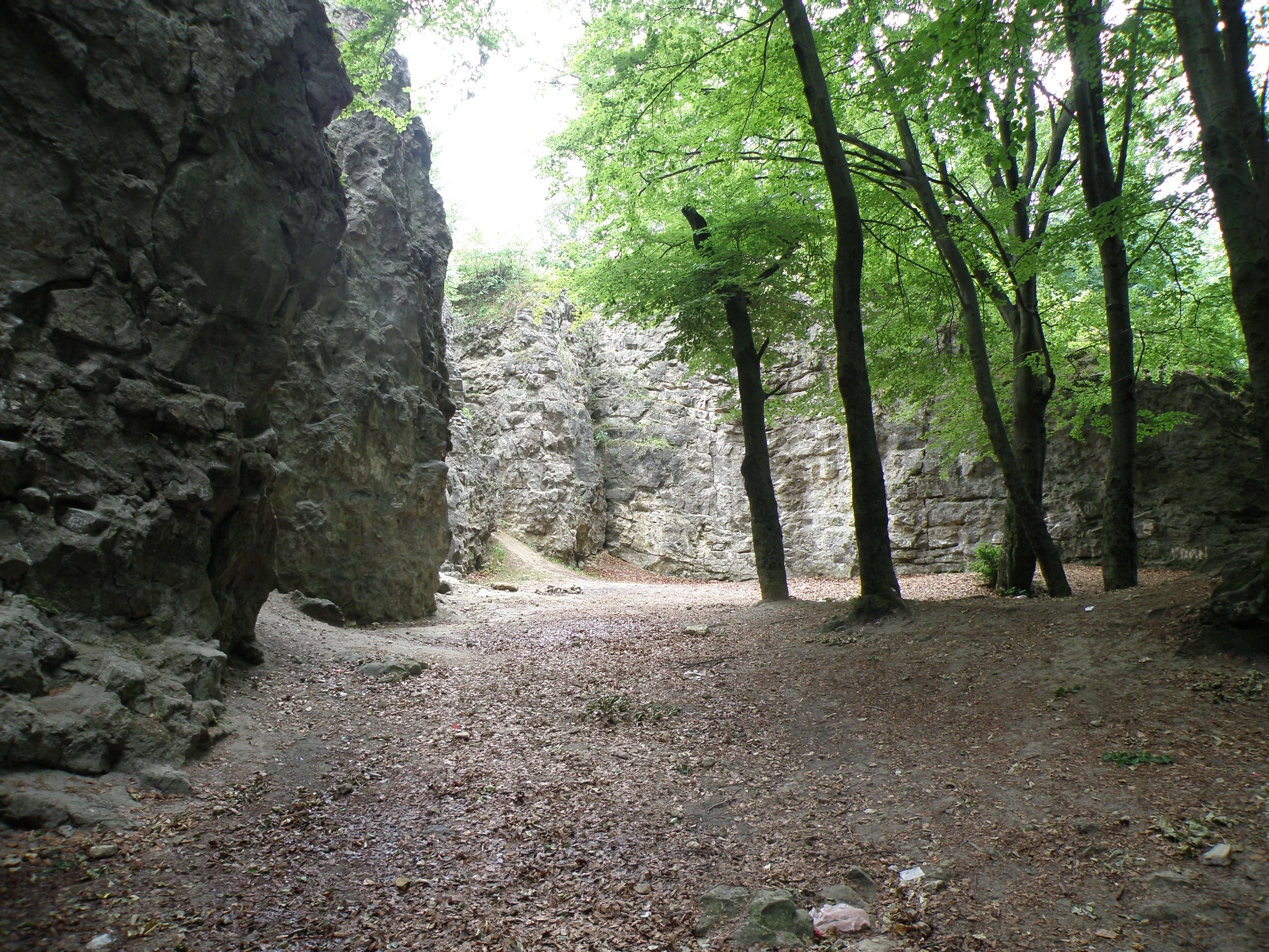 Чортові (Чотові) Скелі